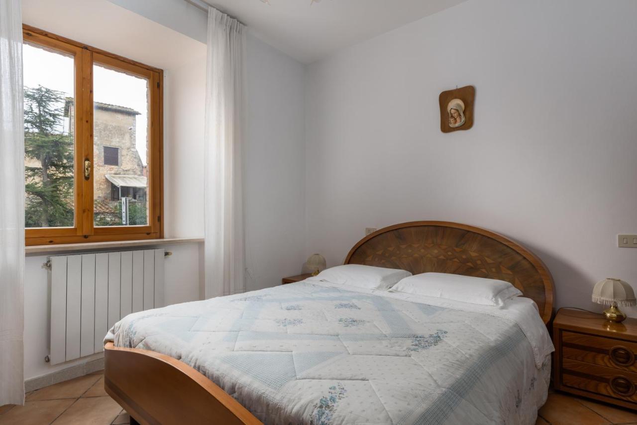 Enchanting Flat With Patio In Abbadia A Isola Монтериджоні Екстер'єр фото