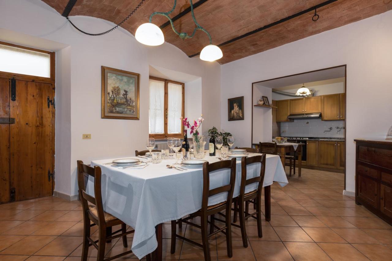 Enchanting Flat With Patio In Abbadia A Isola Монтериджоні Екстер'єр фото