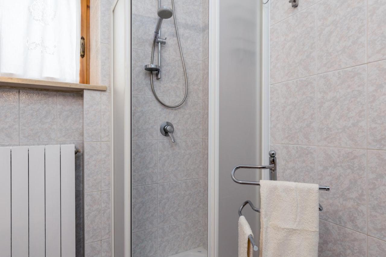 Enchanting Flat With Patio In Abbadia A Isola Монтериджоні Екстер'єр фото