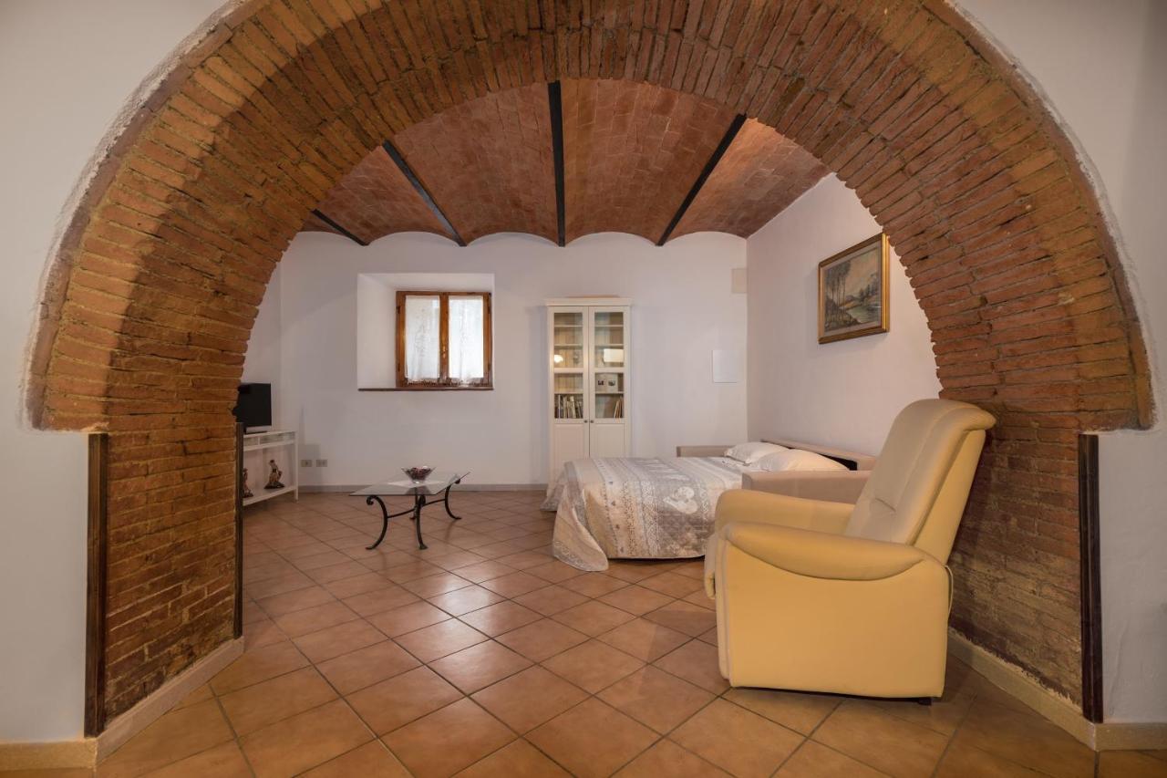 Enchanting Flat With Patio In Abbadia A Isola Монтериджоні Екстер'єр фото
